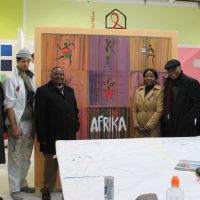 Namibischer Sozialminister und Botschafter vor "Afrika"-Bild von Alireza © Wien Work