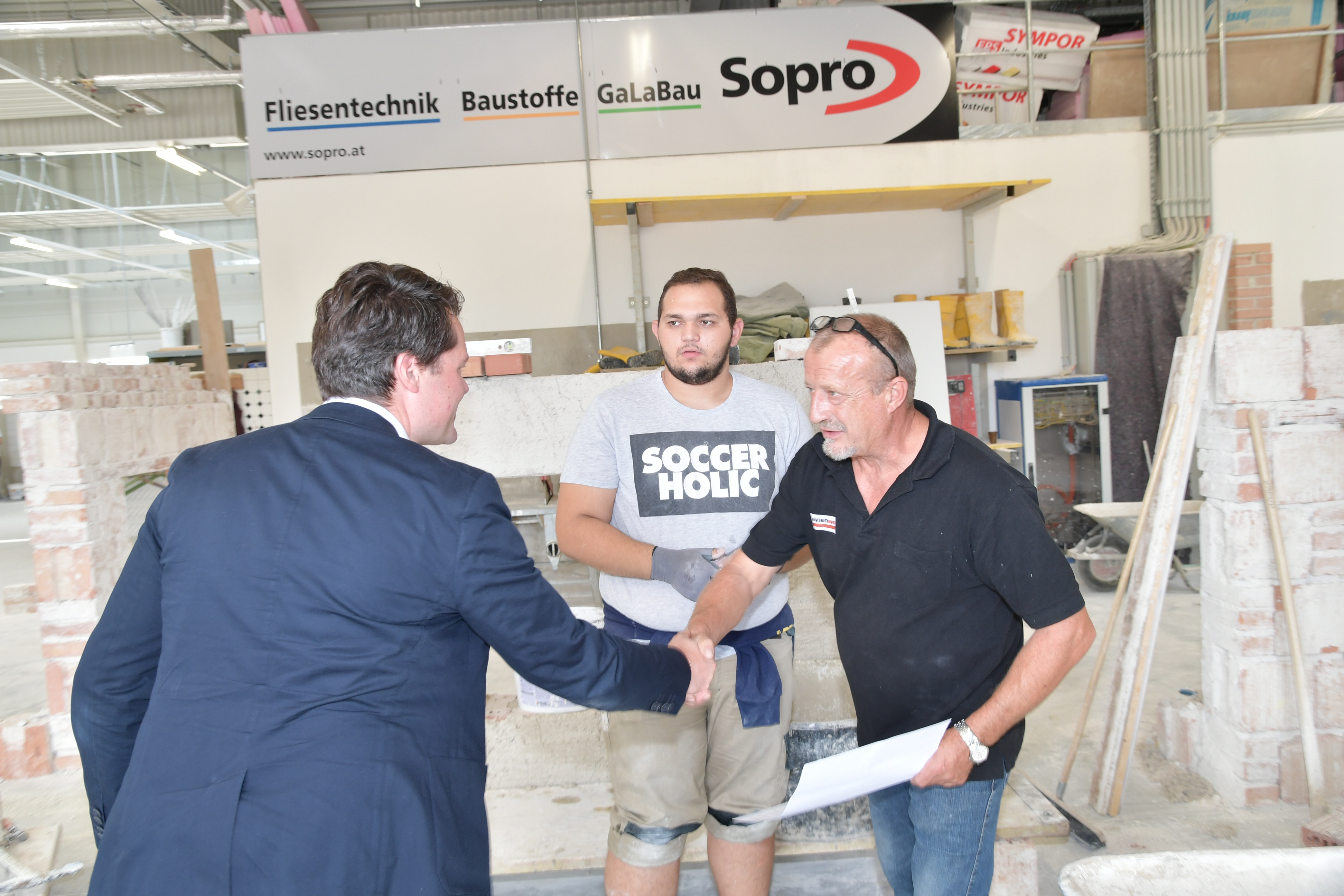 Bildungsstadtrat Jürgen Czernohorszky zu Besuch bei Wien Work - jetzt in der Ausbildung Renovierung/Maurerei © Wien Work