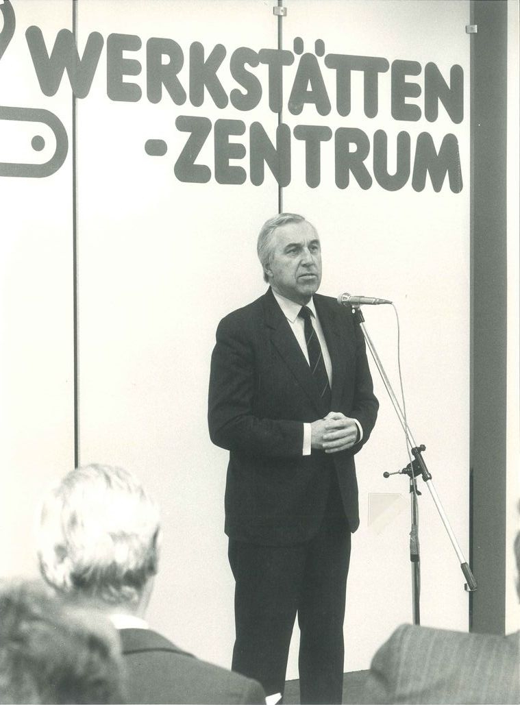 Bundesminister Alfred Dallinger eröffnet das Werkstättenzentrum © Wien Work