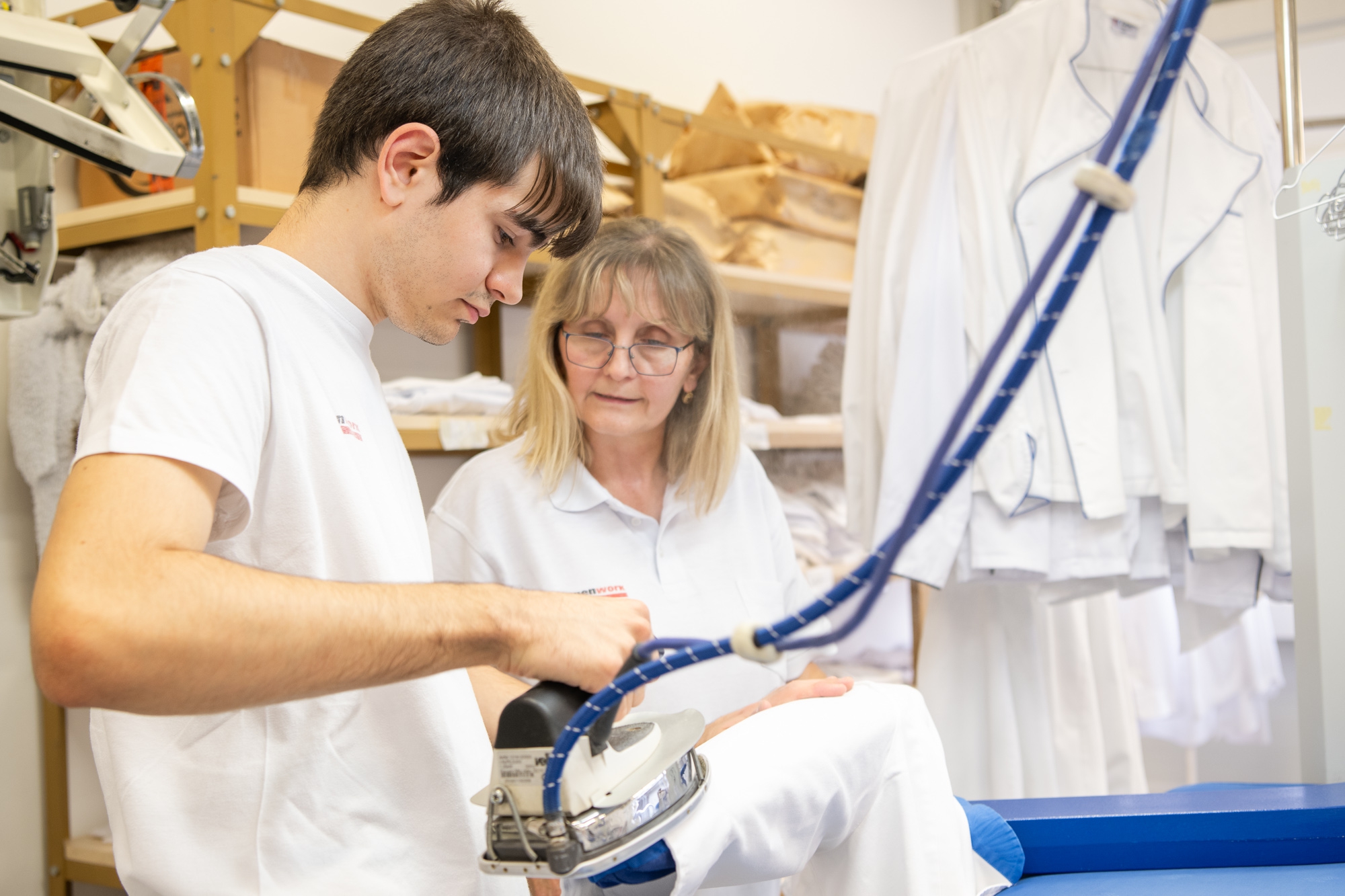 Ausbildung Textilreinigung Arbeitssituation ©wienwork/Luiza Puiu