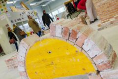 Führung Alexander Nuss und Gerti Wais von Würth Österreich durch Werkshalle_LehrlingeMaurerei © Würth Österreich Führung Alexander Nuss und Gerti Wais von Würth Österreich durch Werkshalle_LehrlingeMaurerei © Würth Österreich