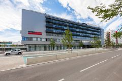 Wien Work Zentrale - Frontansicht von der Sonnenallee © Wien Work Wien Work Zentrale - Frontansicht von der Sonnenallee © Wien Work