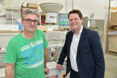 Bildungsstadtrat Jürgen Czernohorszky zu Besuch bei Wien Work - unterwegs in unserer Tischlerei © Wien Work Bildungsstadtrat Jürgen Czernohorszky zu Besuch bei Wien Work - unterwegs in unserer Tischlerei © Wien Work