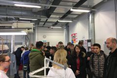 Frau Tauz - die Leiterin der Ausbildung in der Textilreinigung - erklärt gerade einiges zum Lehrberuf Textilreiniger/in © wienwork Frau Tauz - die Leiterin der Ausbildung in der Textilreinigung - erklärt gerade einiges zum Lehrberuf Textilreiniger/in © wienwork