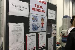 Infopinnwand der Textilreinigung © wienwork Infopinnwand der Textilreinigung © wienwork