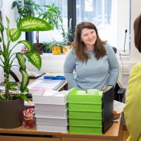 Renate Anderl im Gespräch mit unserer Sekretariatsleiterin Sabine Nemeth © Sebastian Philipp Renate Anderl im Gespräch mit unserer Sekretariatsleiterin Sabine Nemeth © Sebastian Philipp