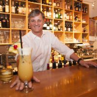 Harald Schlauss, erfolgreicher Barbesitzer mit Behinderung © Mag. Harald Schlauss Harald Schlauss, erfolgreicher Barbesitzer mit Behinderung © Mag. Harald Schlauss