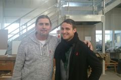 Unsere Ausbildner aus der Tischlerei unterstützen den Welt-AIDS-Tag und tragen das Red Ribbon © Wien Work Unsere Ausbildner aus der Tischlerei unterstützen den Welt-AIDS-Tag und tragen das Red Ribbon © Wien Work