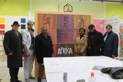 Namibischer Sozialminister und Botschafter vor "Afrika"-Bild von Alireza © Wien Work Namibischer Sozialminister und Botschafter vor "Afrika"-Bild von Alireza © Wien Work