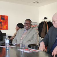Namibischer Sozialminister und Botschafter vor "Afrika"-Bild von Alireza 001 © Wien Work
