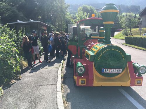 Sommerwoche 2023 Tschu-tschu-Bahn fahren © wienwork