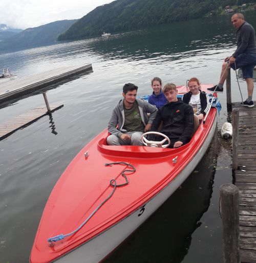 Sommerwoche 2023 E-Boot fahren am Millstättersee © wienwork